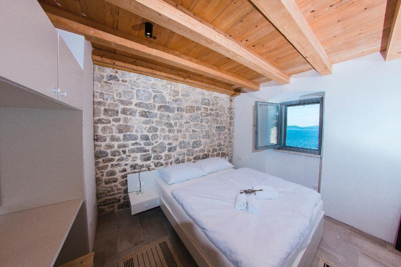 Stone Lady - Holiday Home オミシュ エクステリア 写真